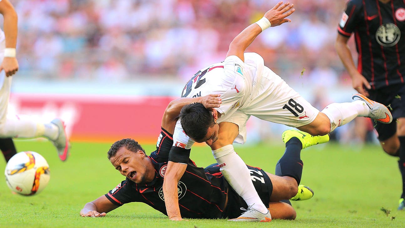 Frankfurt defender Timothy Chandler to have knee surgery