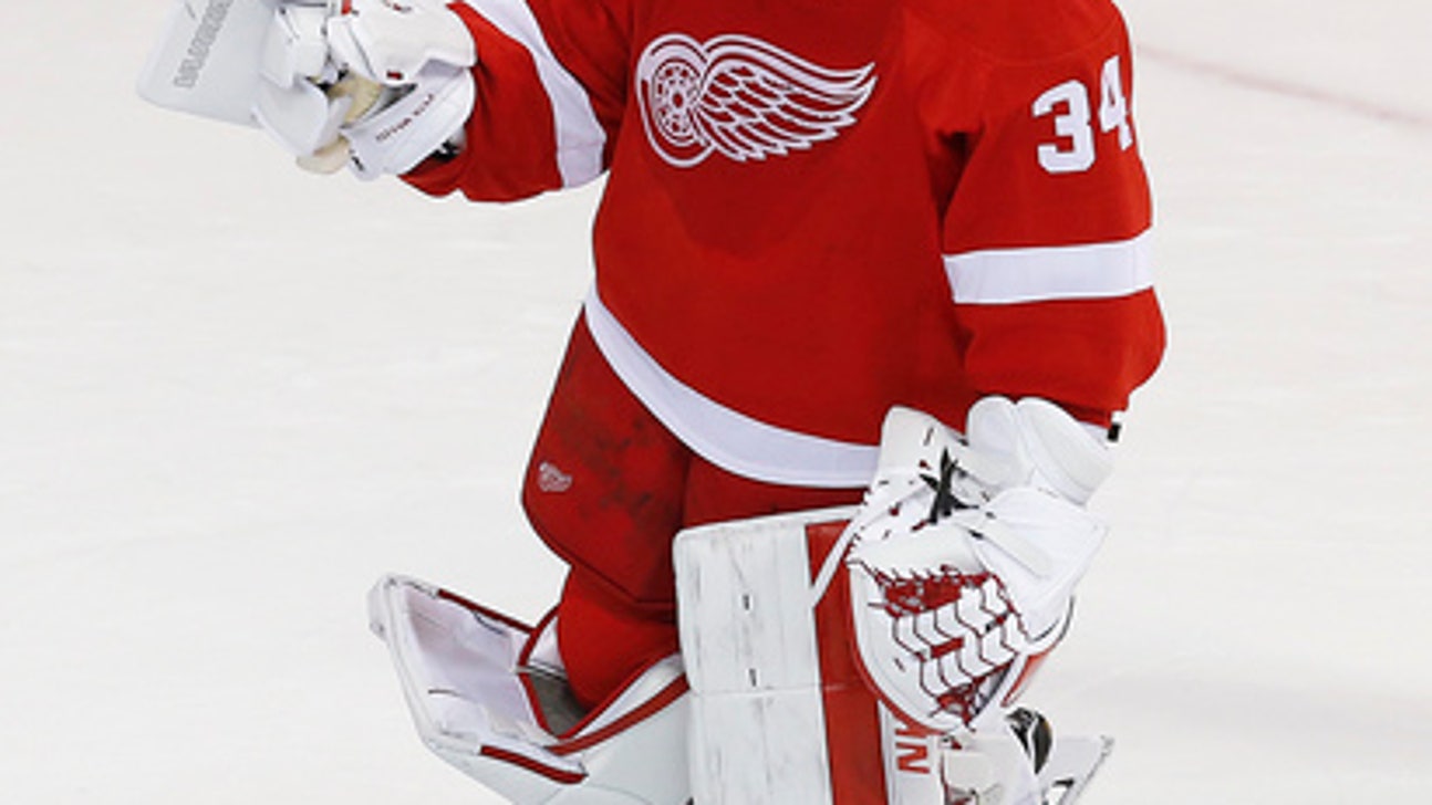 Red Wings beat Lightning 2-0, cut series deficit to 2-1