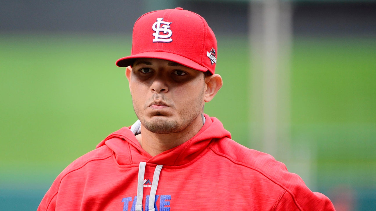 Cardinals seeking catching depth while Molina's recovery progresses
