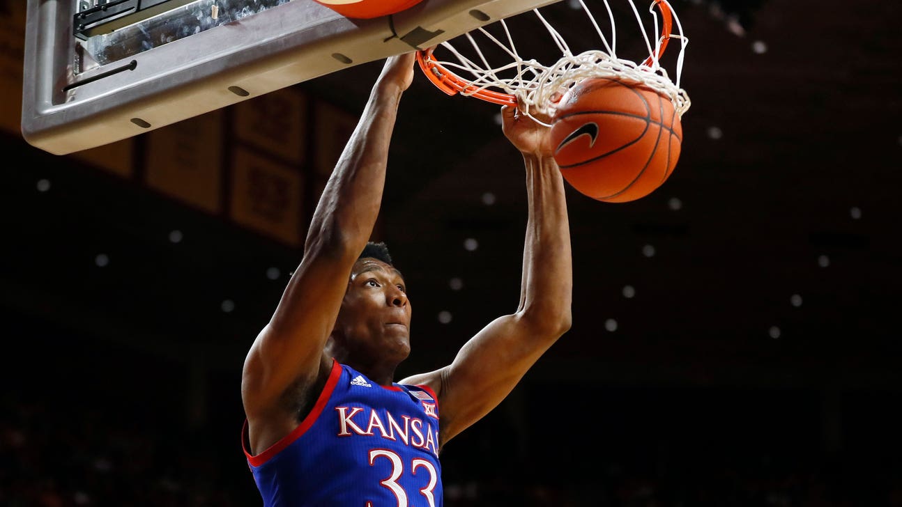 No. 3 Kansas cruises to win over Iowa State, 79-53