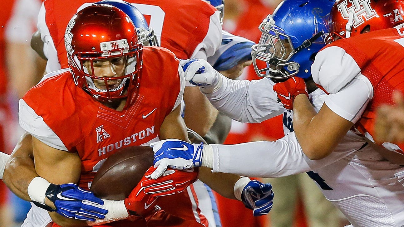 No. 24 Houston rallies, escapes vs. No. 21 Memphis on missed FG