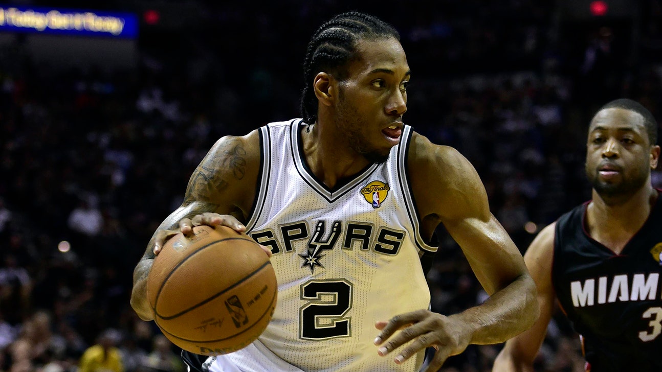 DPOY award presenter has trouble pronouncing 'Kawhi'