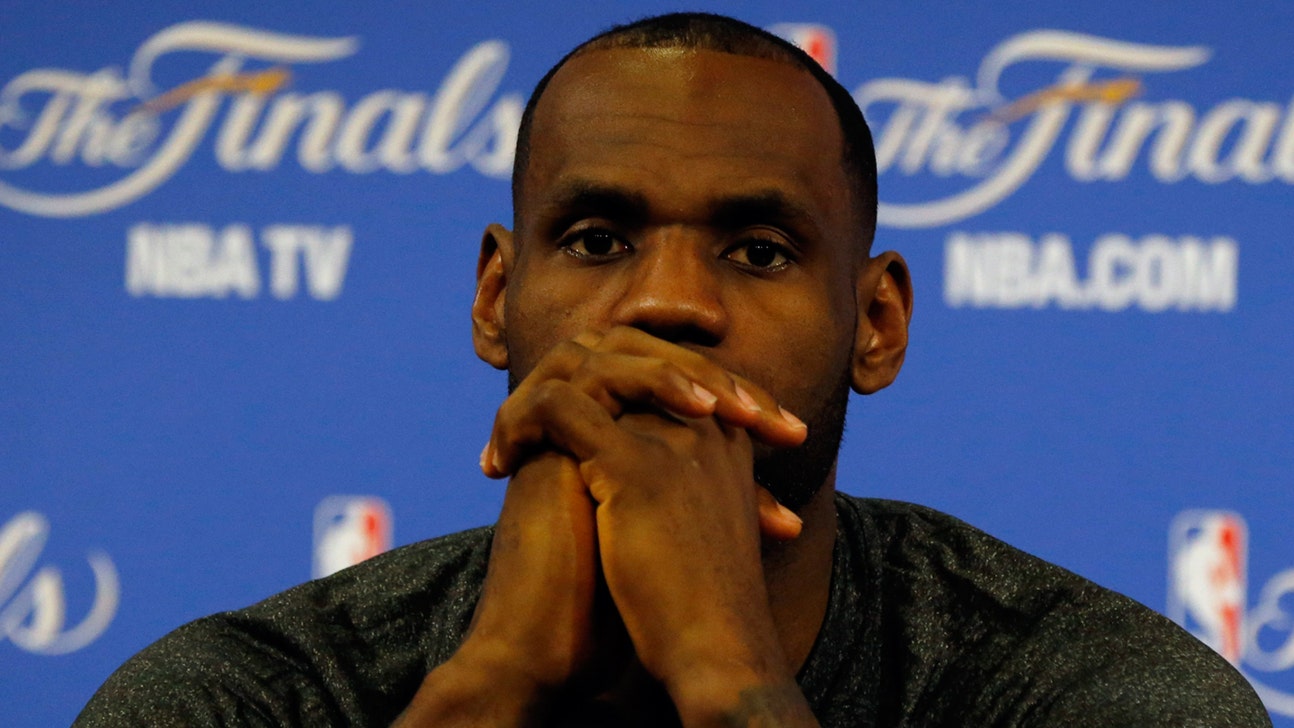LeBron shoots down report on meeting with GM, coach