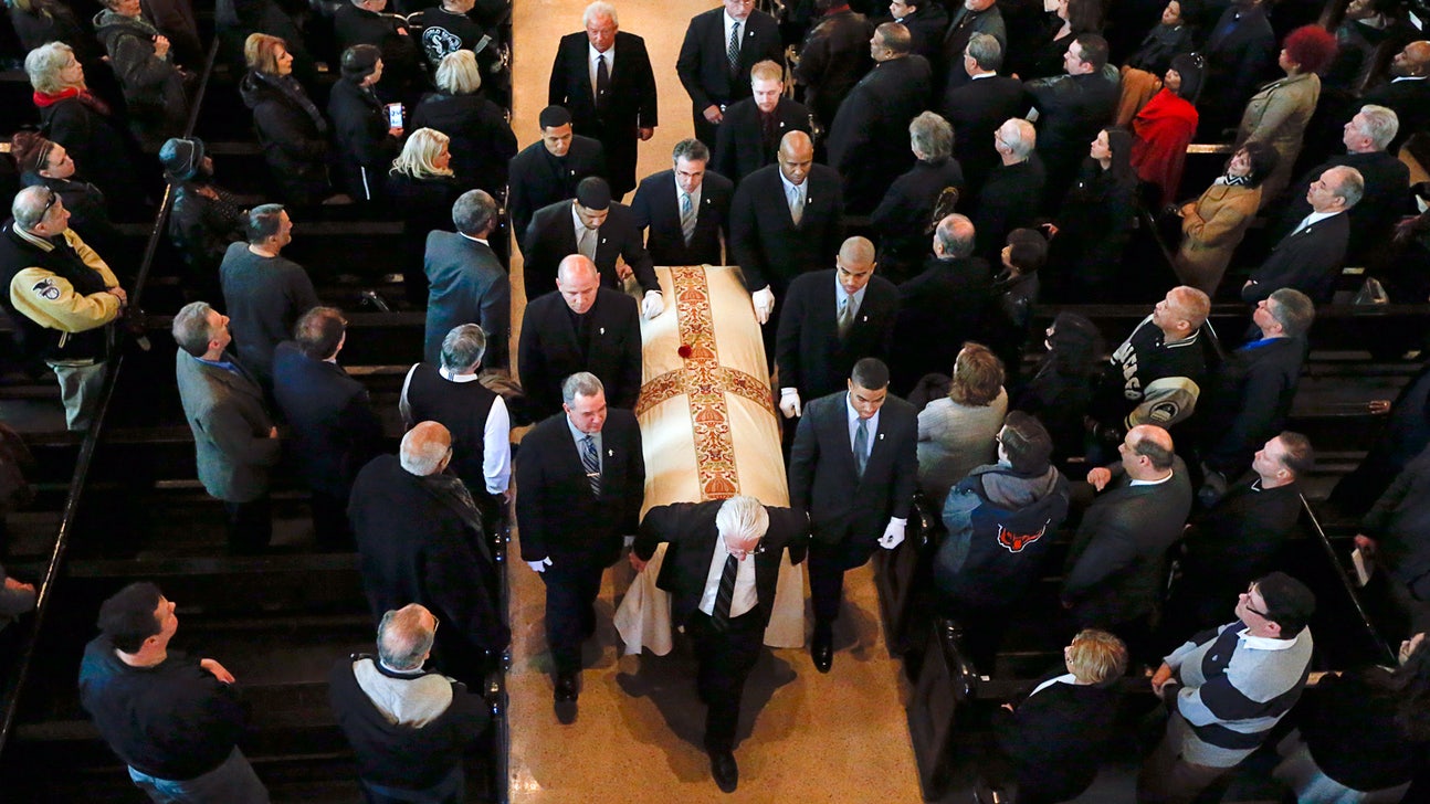 Hundreds pack funeral for White Sox great Minnie Minoso