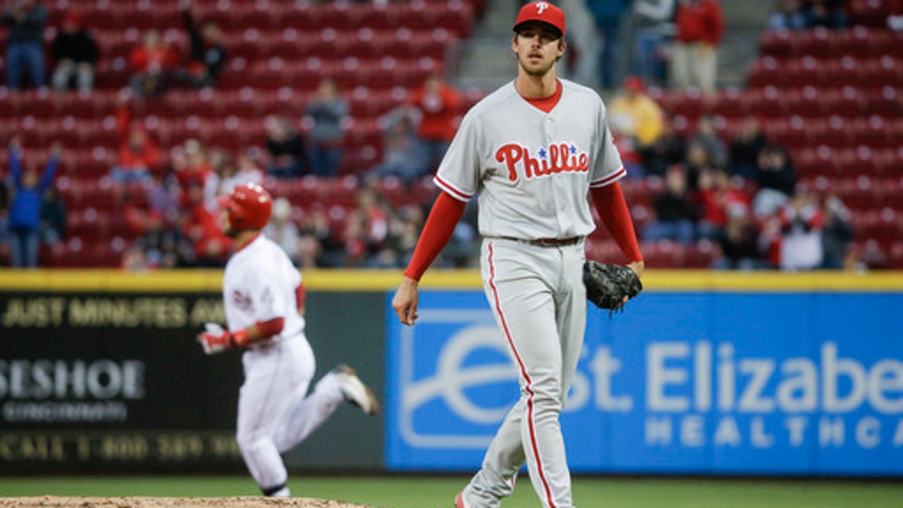 Schebler's double in 9th rallies Reds over Phillies 3-2