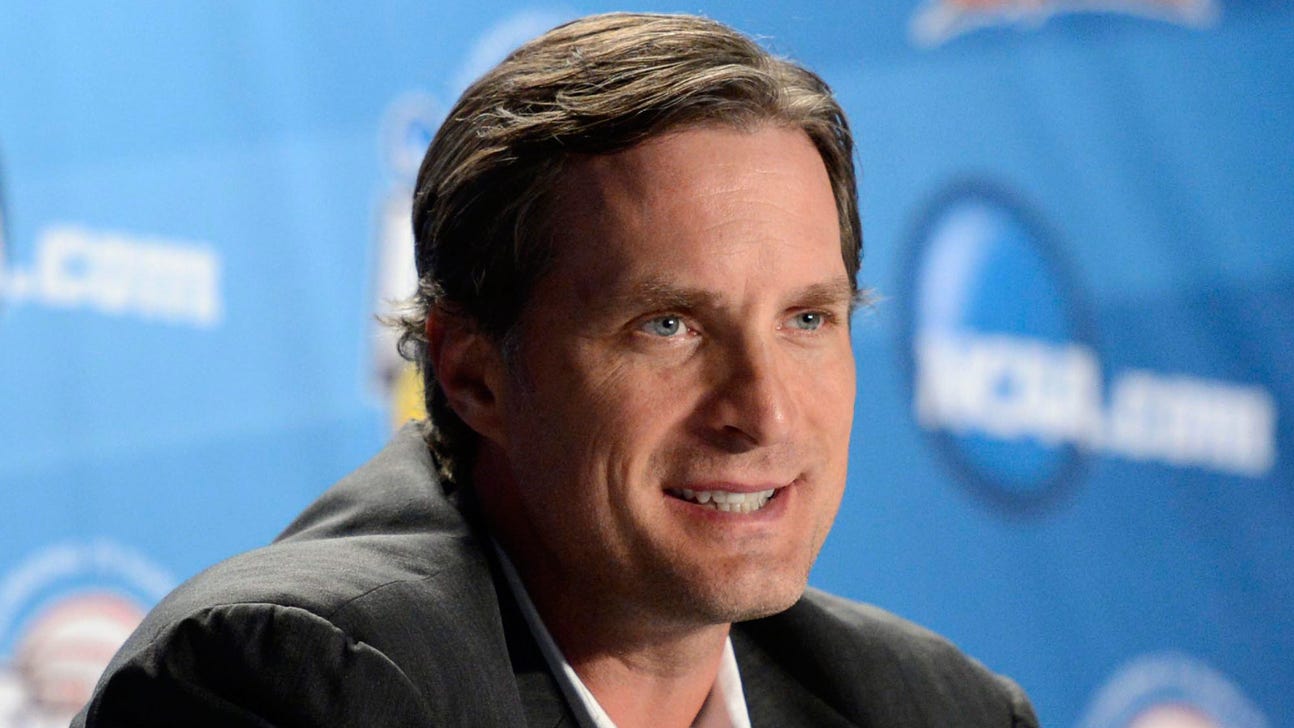 No hate here: 'Mature' Laettner keeps camp, muskie memories in Minnesota