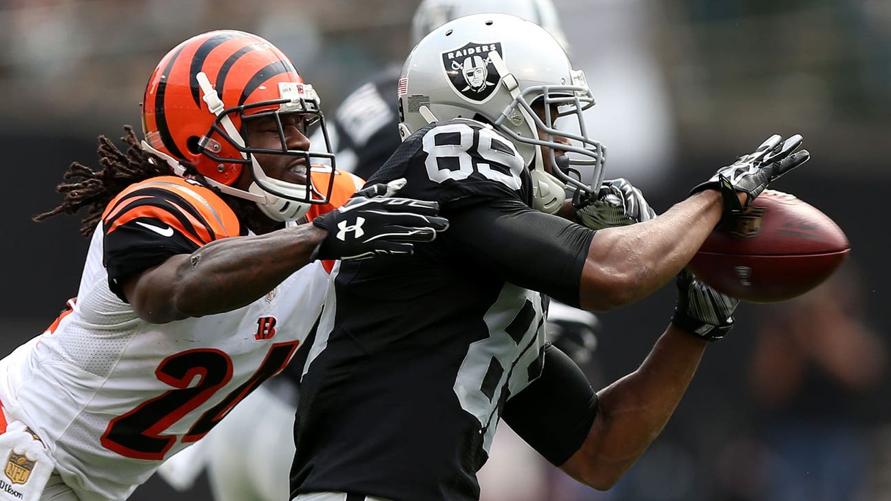 Bengals' Pacman Jones rips off Amari Cooper's helmet, slams head into it