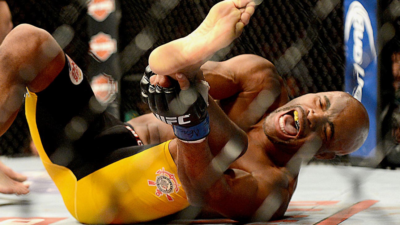 Anderson Silva worried he'd re-broken leg, but doctors say he's fine
