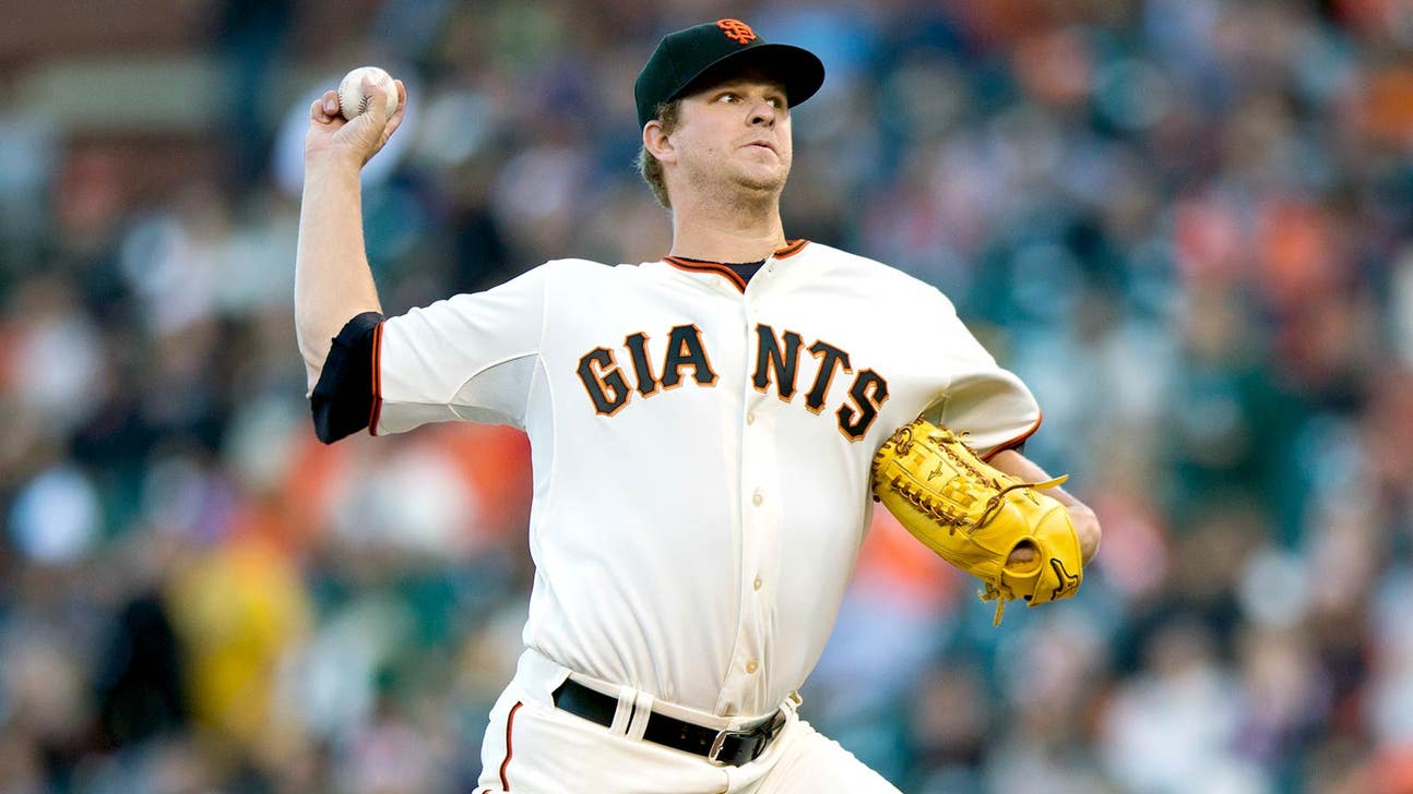 Giants' Cain may be a spectator, but he's not standing idly by