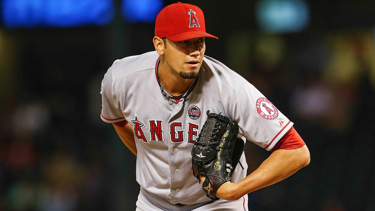 Angels activate Dane De La Rosa