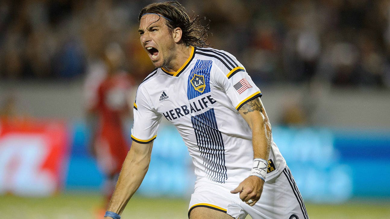 LA Galaxy re-sign forward Alan Gordon after successful MLS Cup stint
