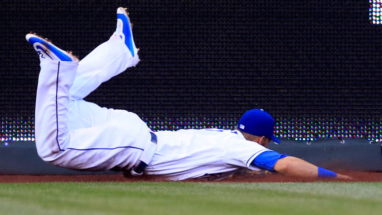 Moose's bat, Gordo's glove support Volquez as Royals beat Tigers 4-0