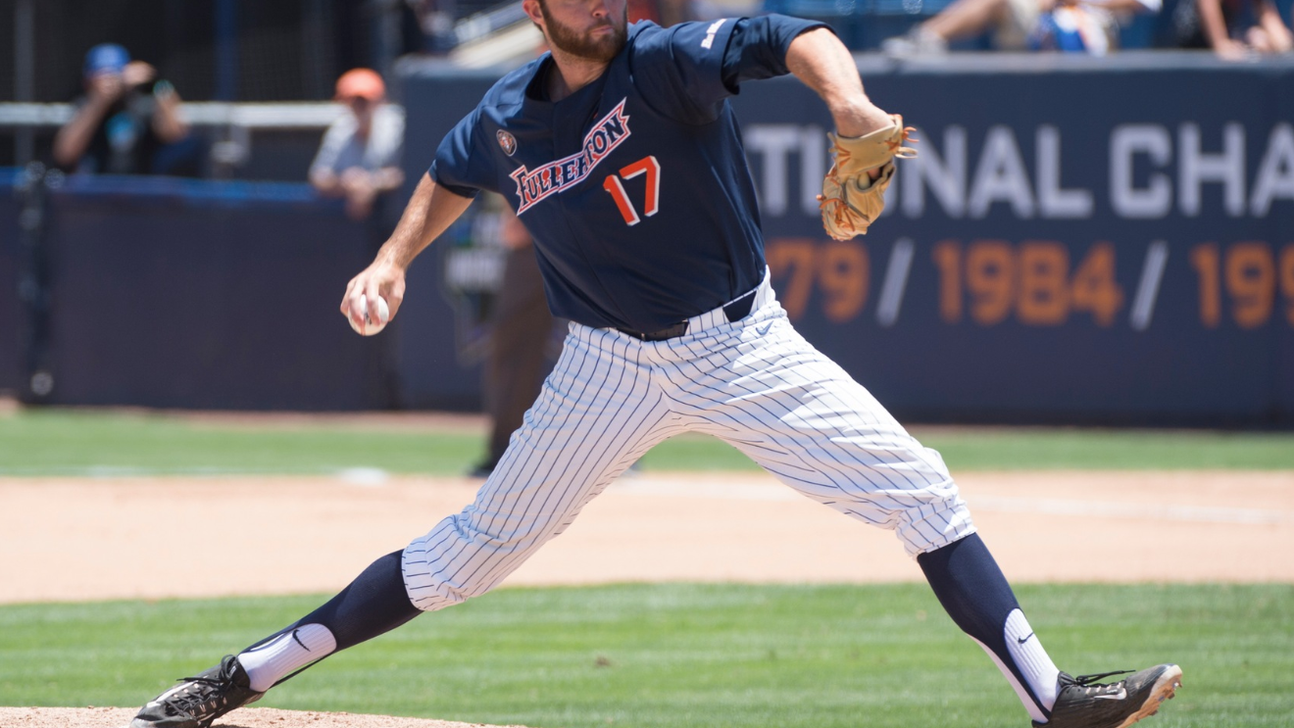 CSU Fullerton drops first game of Super Regional to Washington