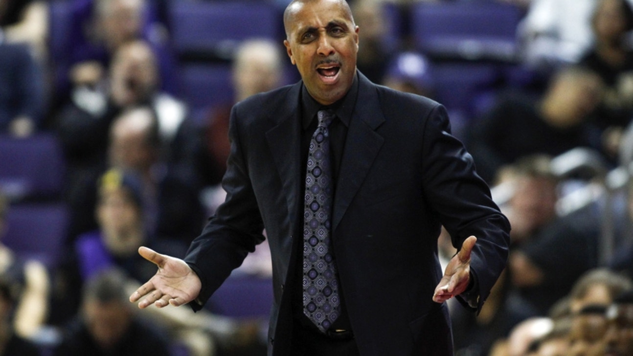 Washington Basketball: How much trouble are the Huskies in?