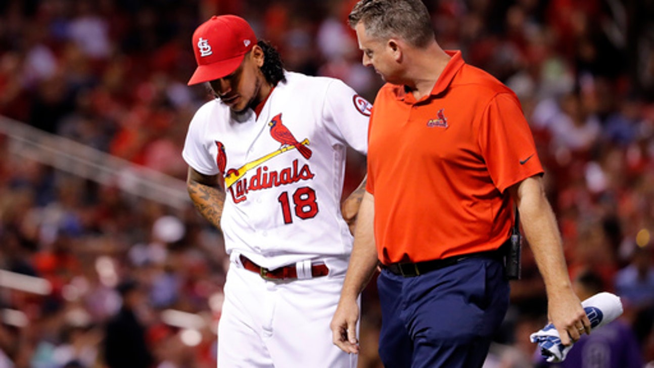 Martínez departs first start since return from DL with shoulder strain