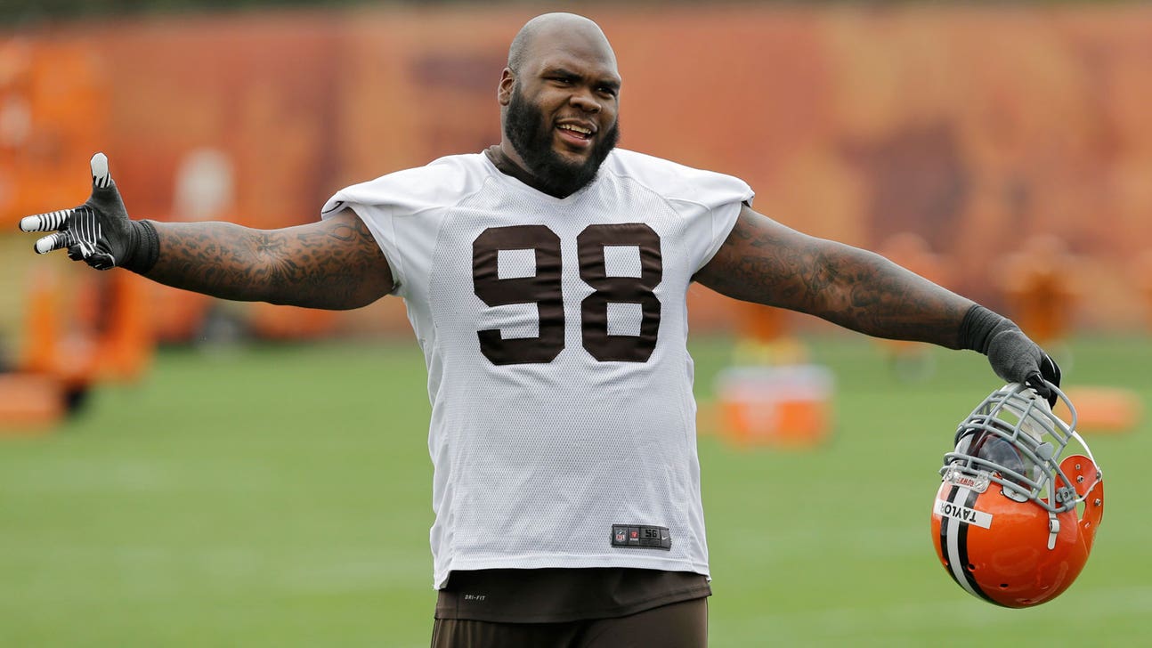 Browns DT Phil Taylor shakes off cobwebs after 10-month layoff