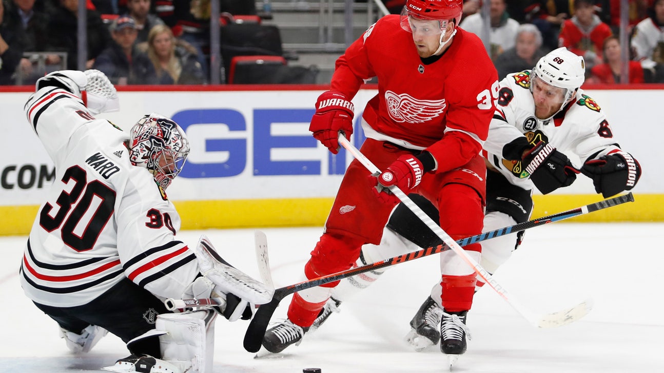 Red Wings mount another late comeback but lose to Blackhawks 5-4 in OT