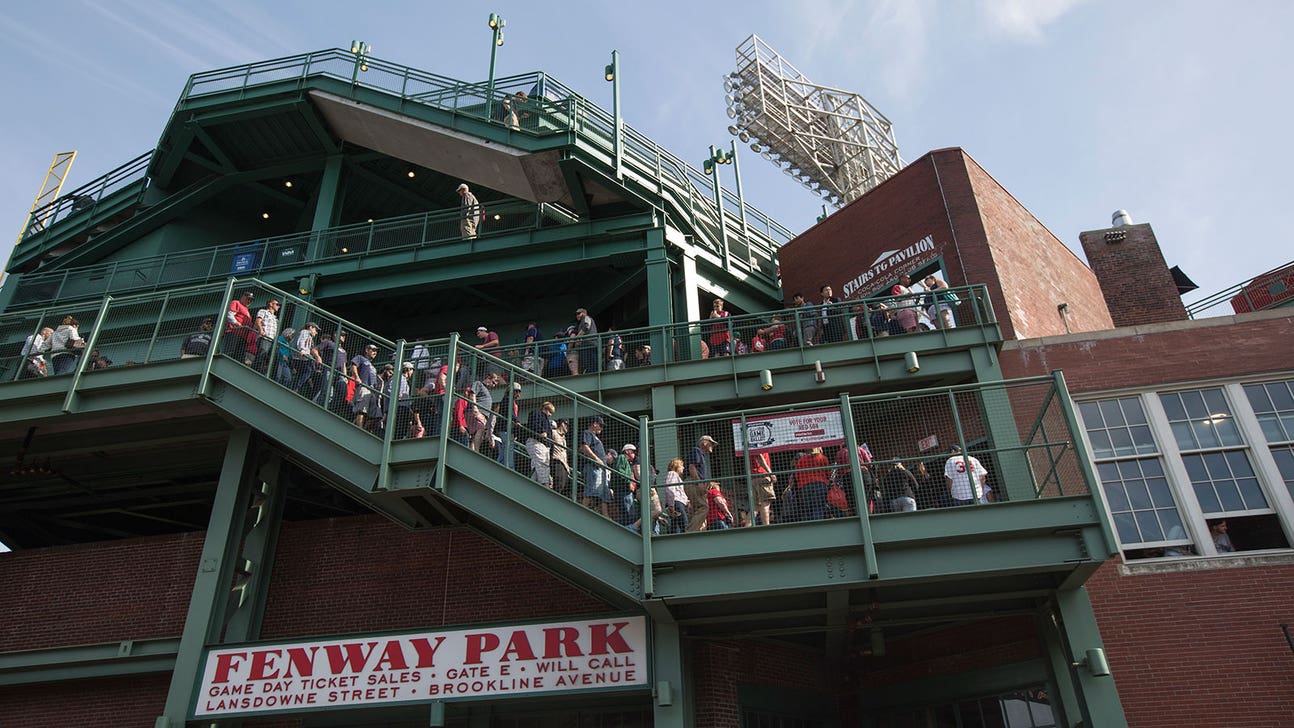 Fenway Park chewing tobacco ban approved