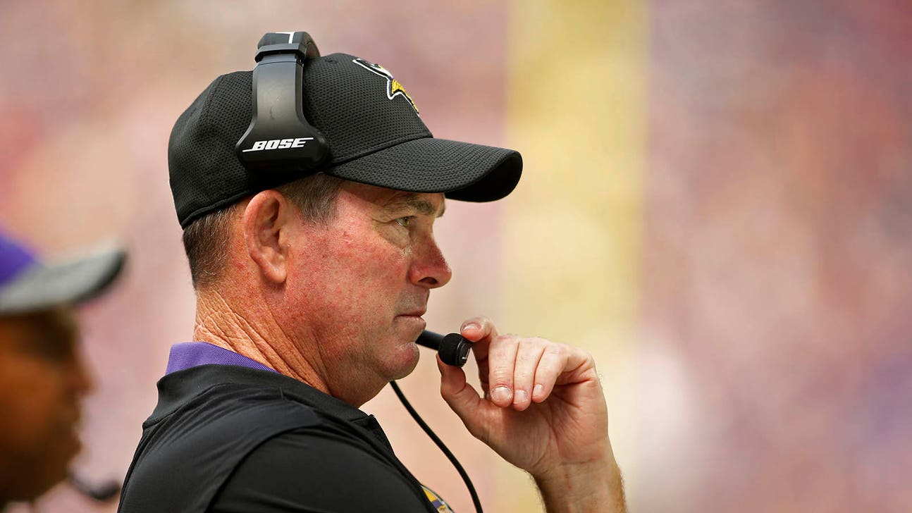 Vikings coach Mike Zimmer returns to practice after eye surgery