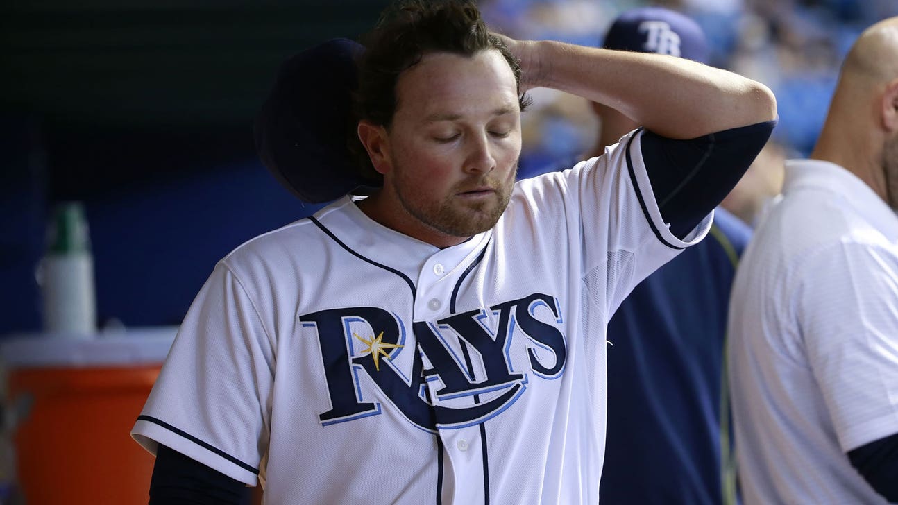 Indians trade reliever to Yankees for cash