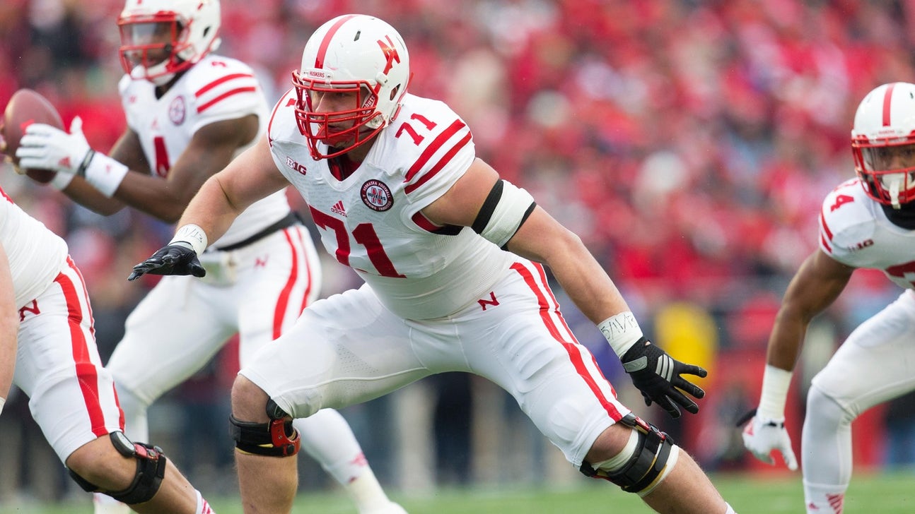 Nebraska captain reportedly tells crowd after loss: 'I'm sorry we suck'
