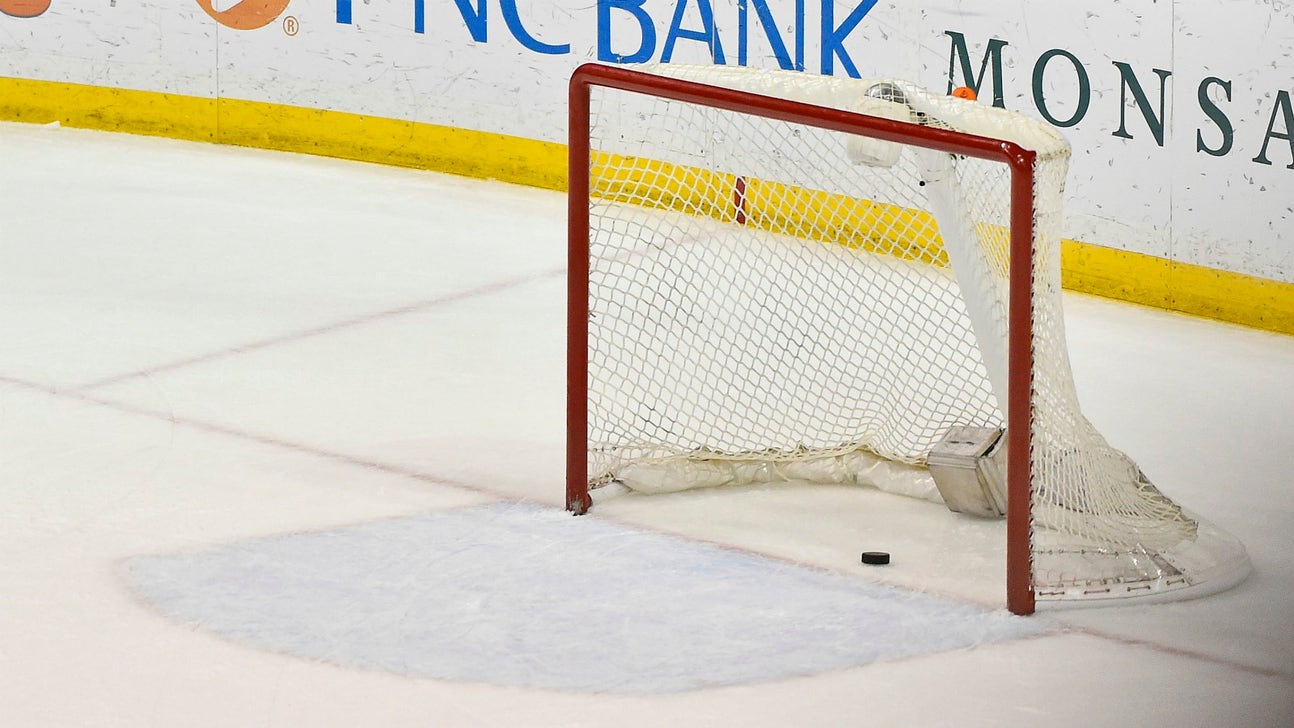 Blues edged by Blackhawks in 4-2 loss after Chicago clinches on empty-netter