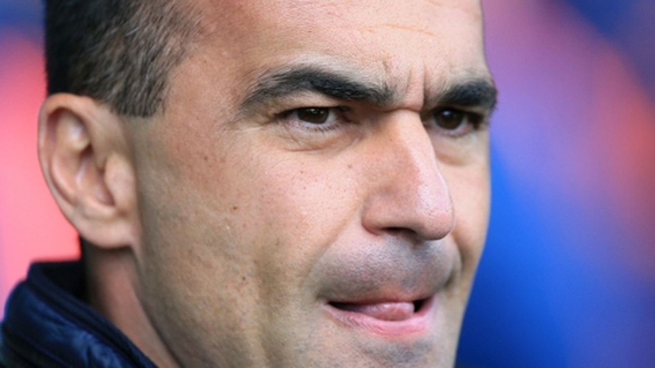 Everton fan confronts Martinez after draw with Southampton