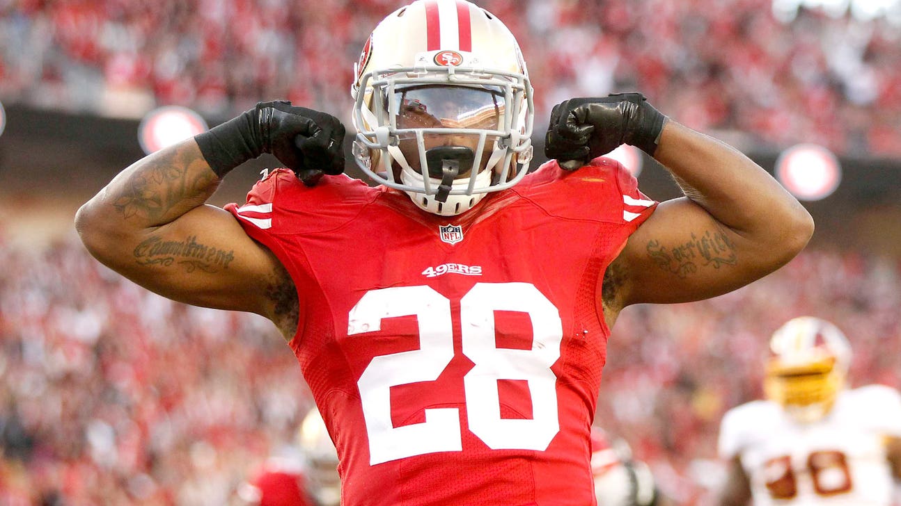 Ailing foot forces 49ers' Hyde to walk off practice field