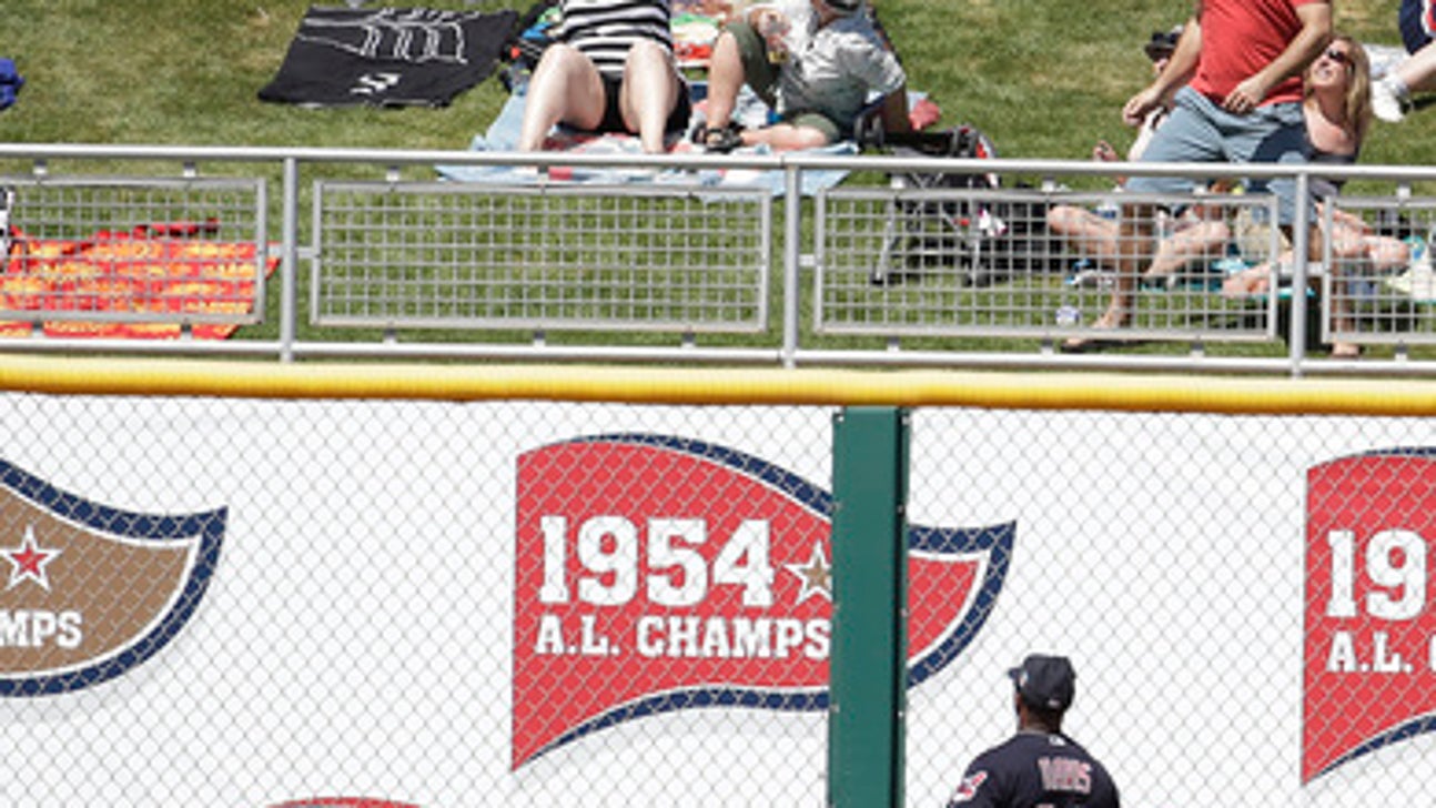 Mesoraco homers in 1st game back, Reds beat Indians 8-6