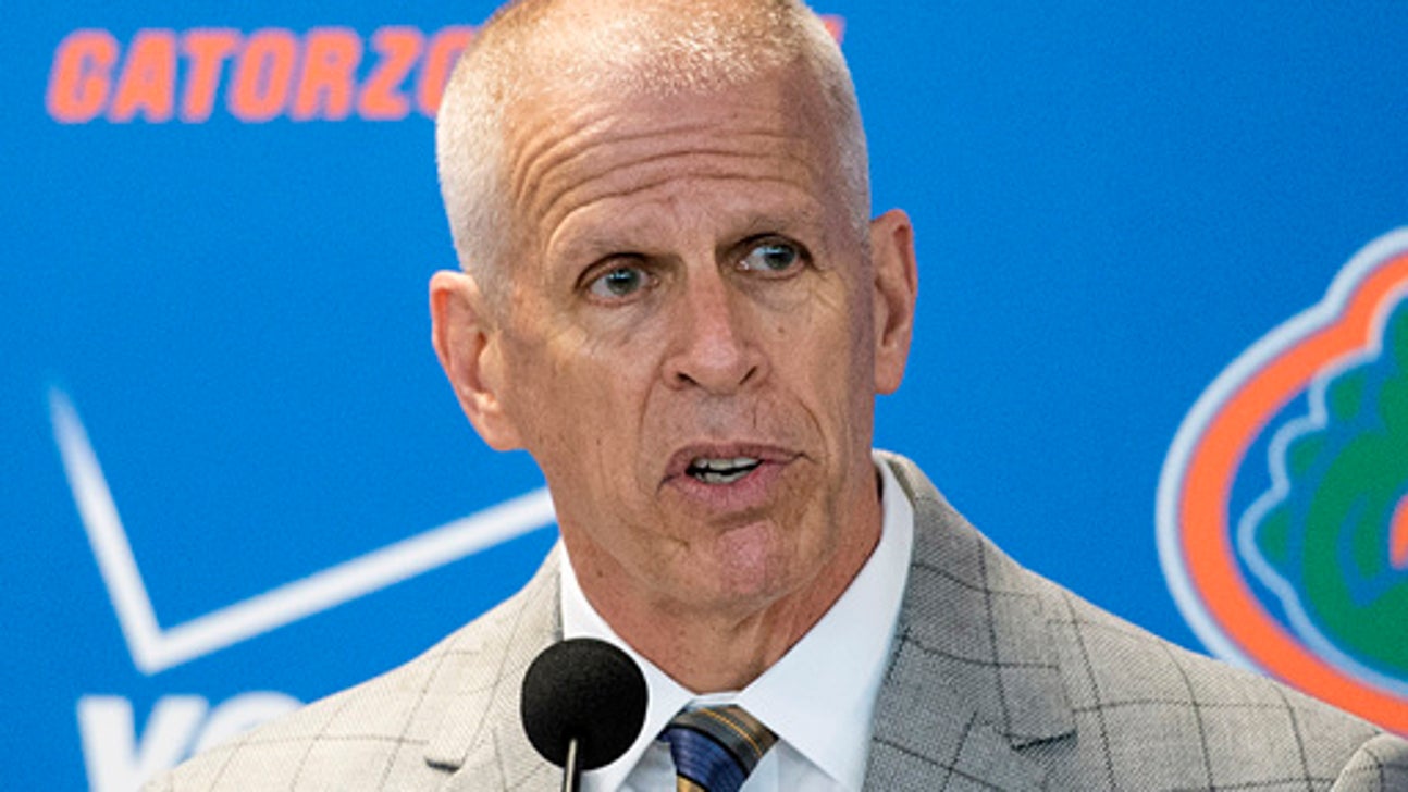 Florida athletic director Foley retiring after 25 years