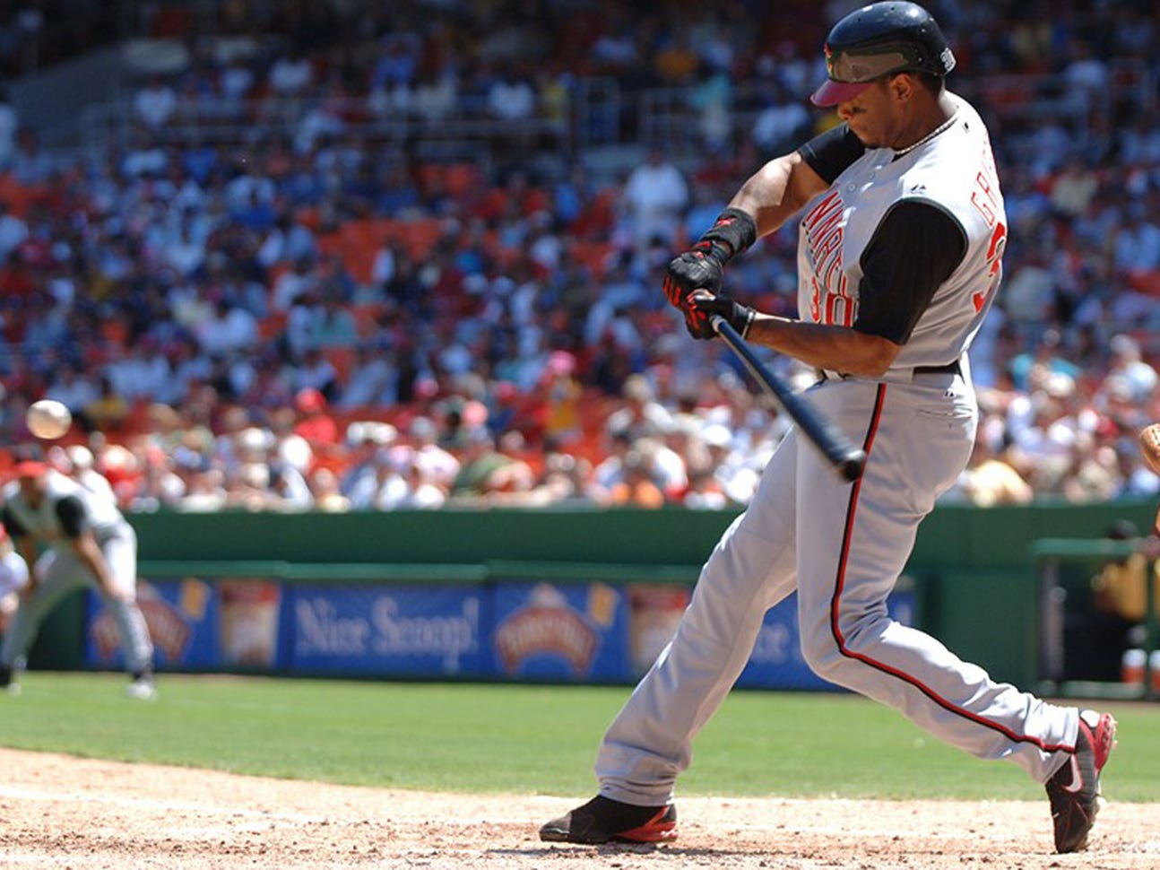 Father's Day gift: Looking back at Ken Griffey Jr.'s 500th home