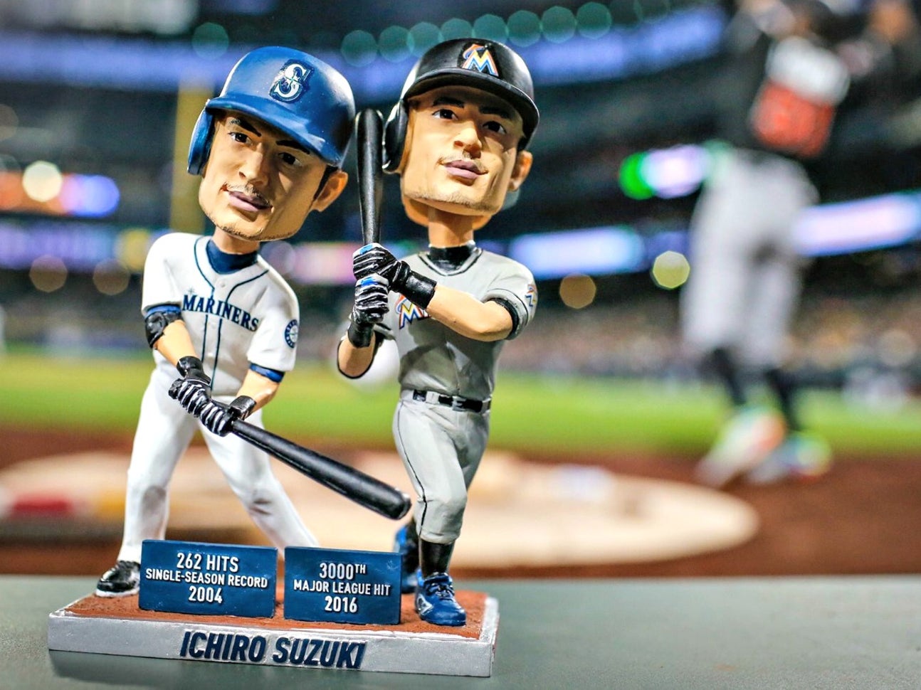 5ac02189-041917-mlb-mariners-