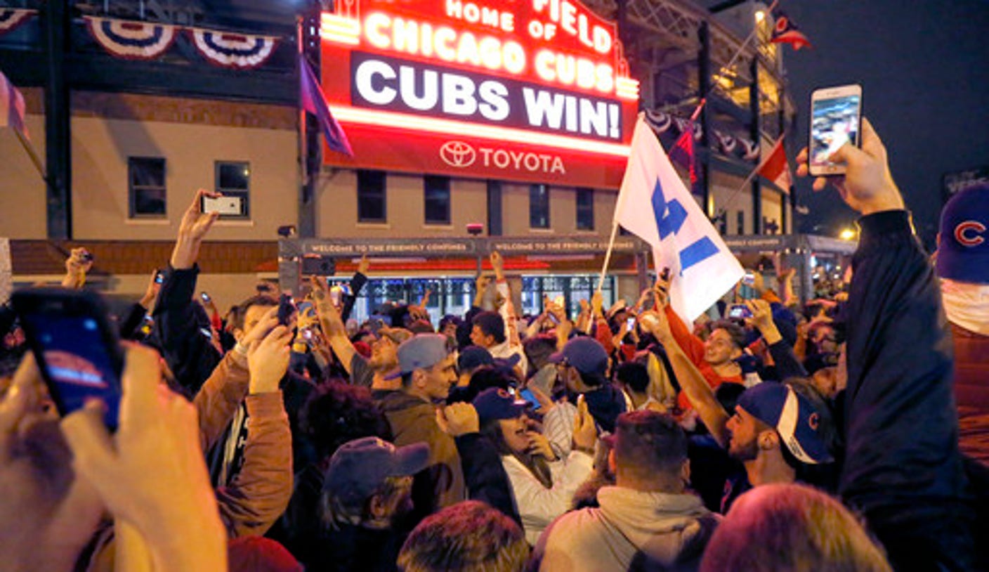 Cubs' World Series trophy coming to Elgin