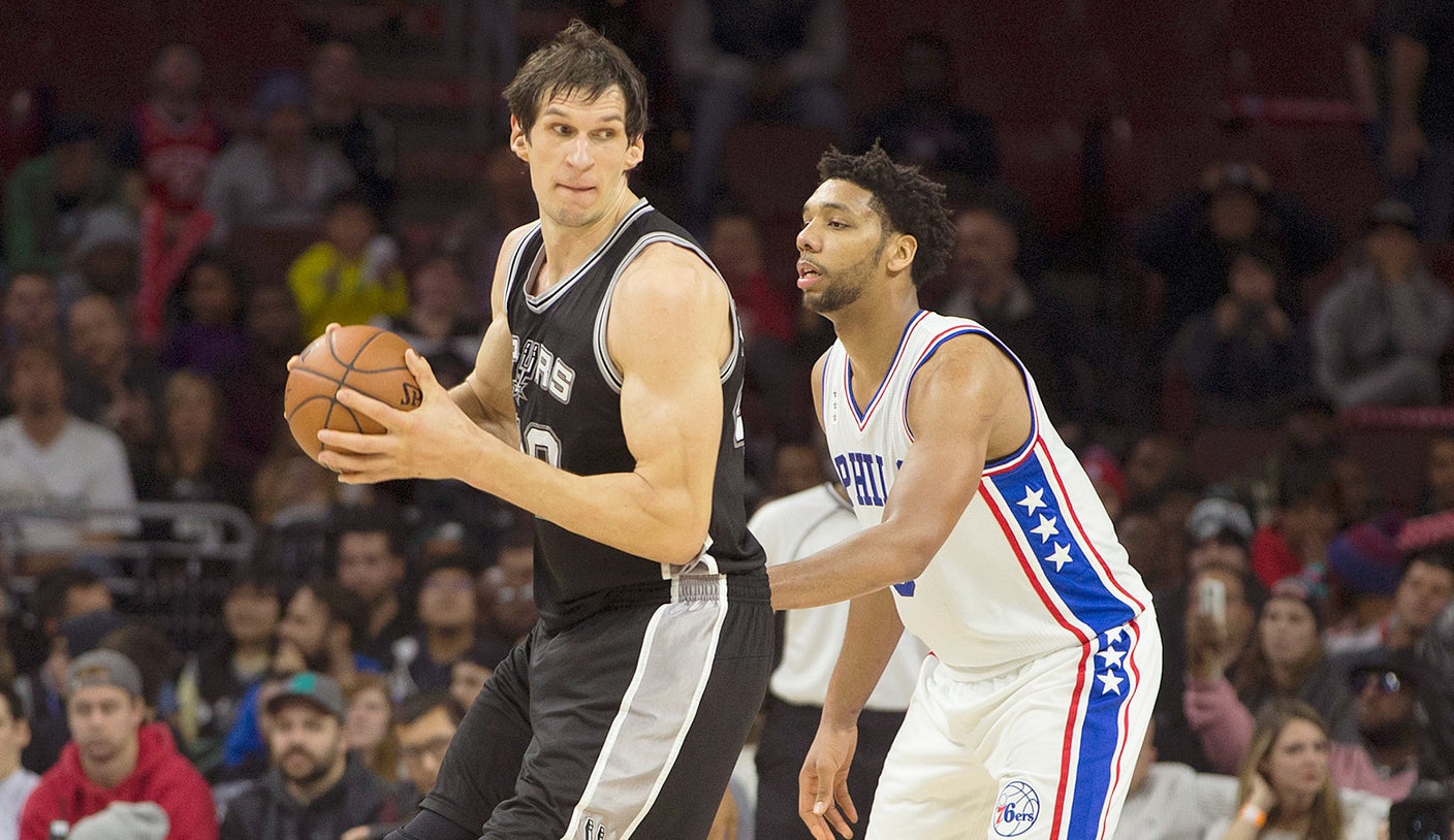 Spurs' Boban might have the largest hands on the planet