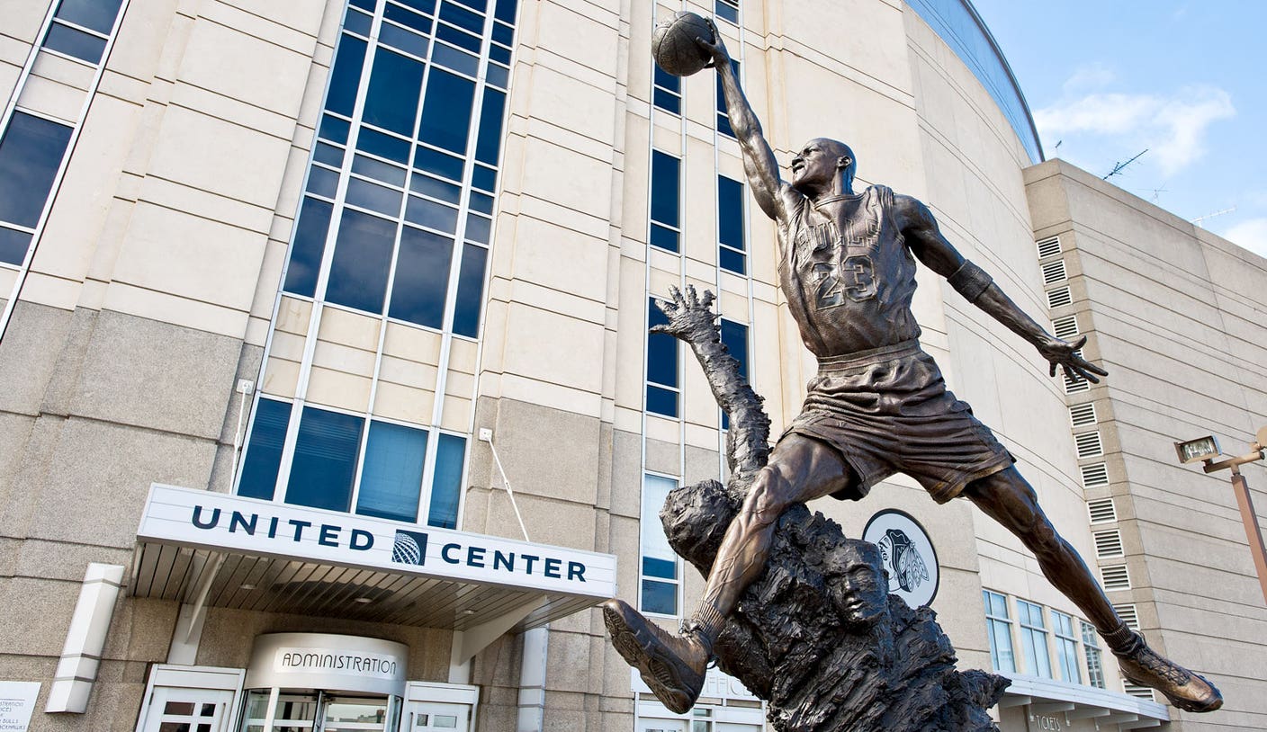 Chicago Bulls relocating Michael Jordan statue during construction - ESPN
