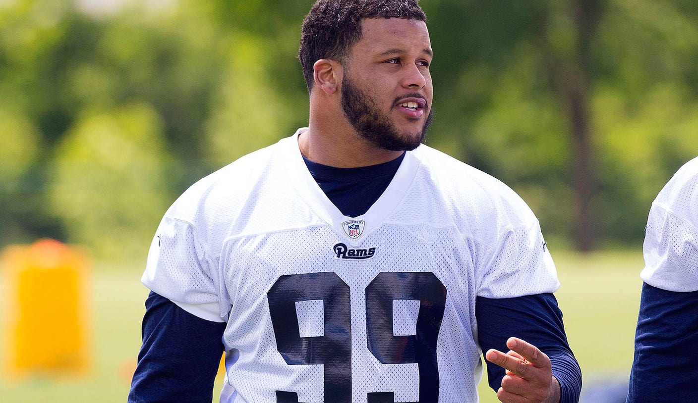 Aaron Donald orders family from Pittsburgh to root for Rams on Sunday | FOX  Sports
