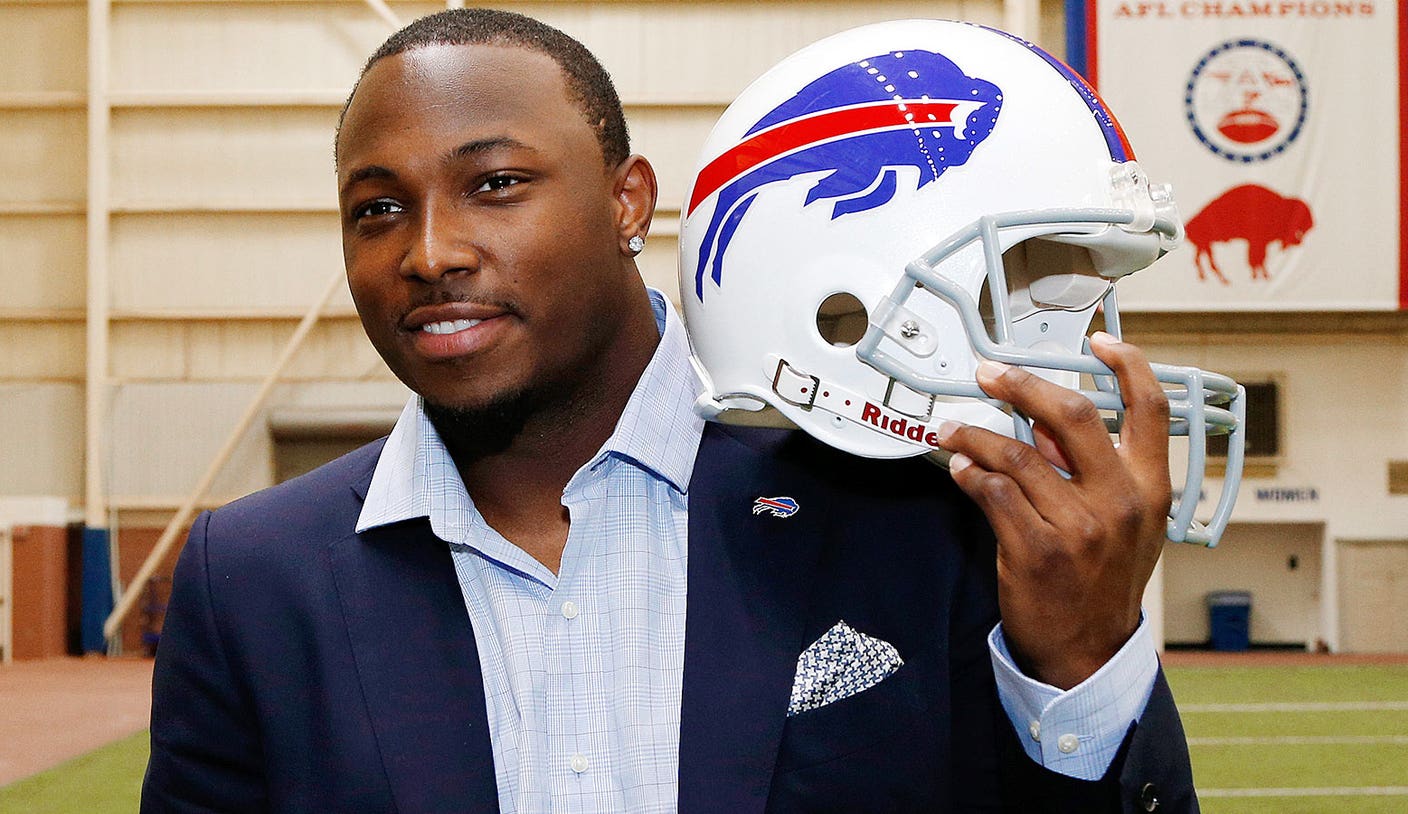 Everyone's invited to LeSean McCoy's party now, except Hulk Hogan