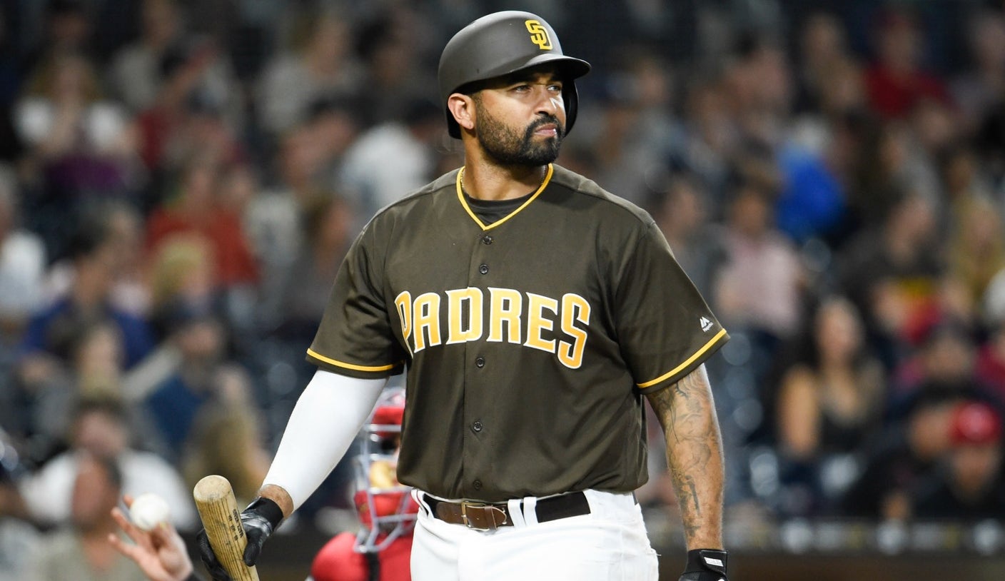 Padres reportedly trade Matt Kemp to Braves for Hector Olivera