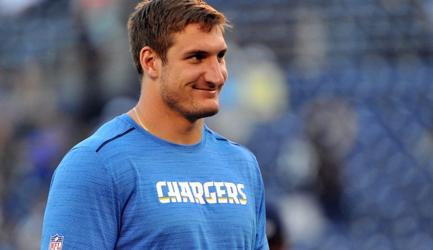 Chargers DE Joey Bosa practices in pads for first time