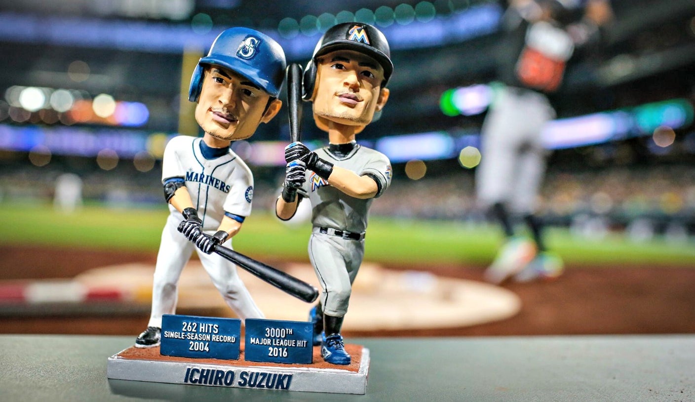 Mariners fans turn out in droves for dual Ichiro bobblehead