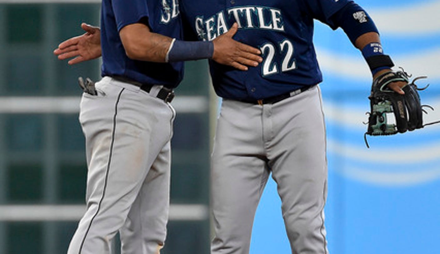 Cano's home run rescues Mariners, keeps playoff hopes alive