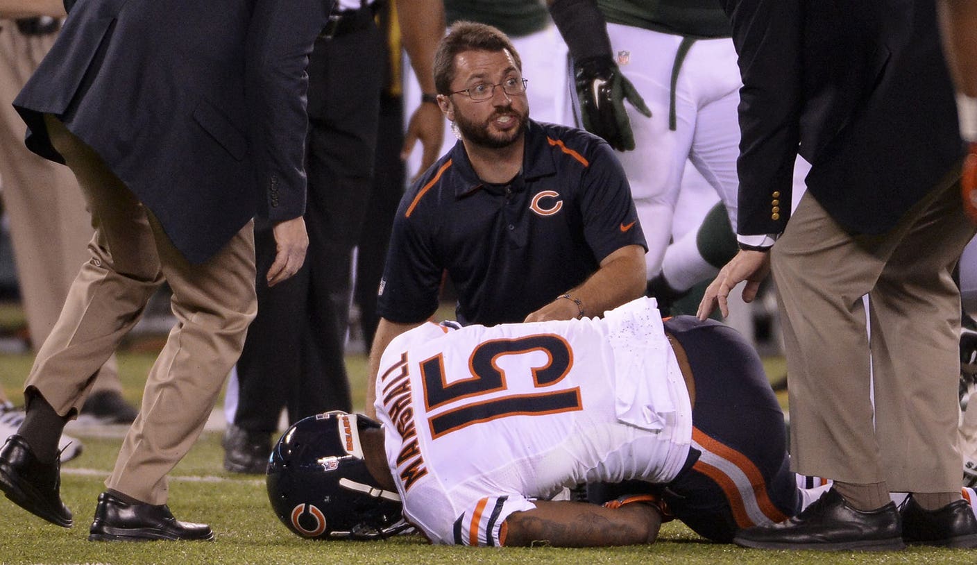 Bears receiver Brandon Marshall injures ankle against Jets