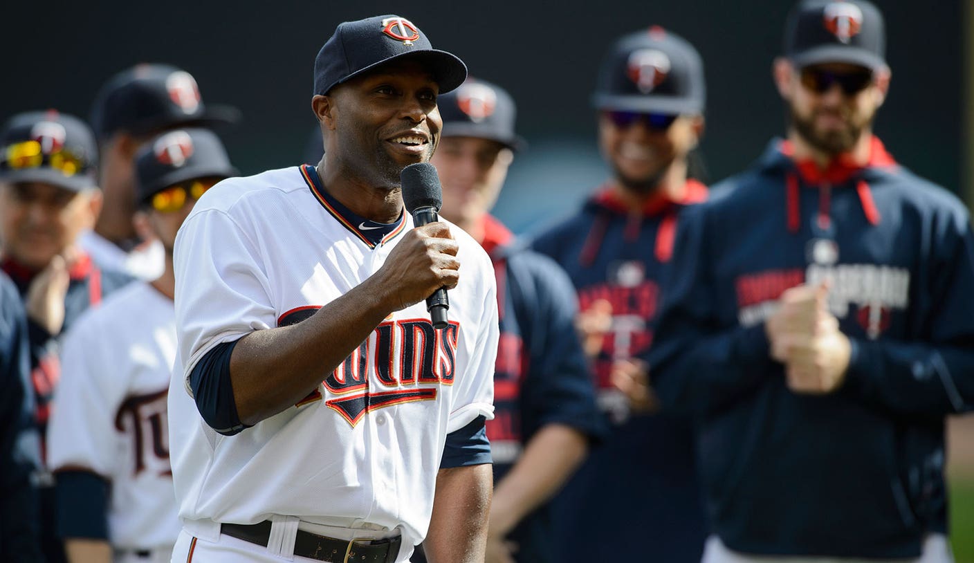 Torii Hunter retires from the Minnesota Twins