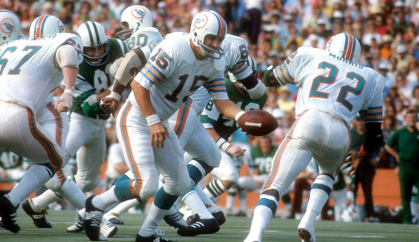 QB Earl Morrall, member of unbeaten 1972 Dolphins, dies at 79