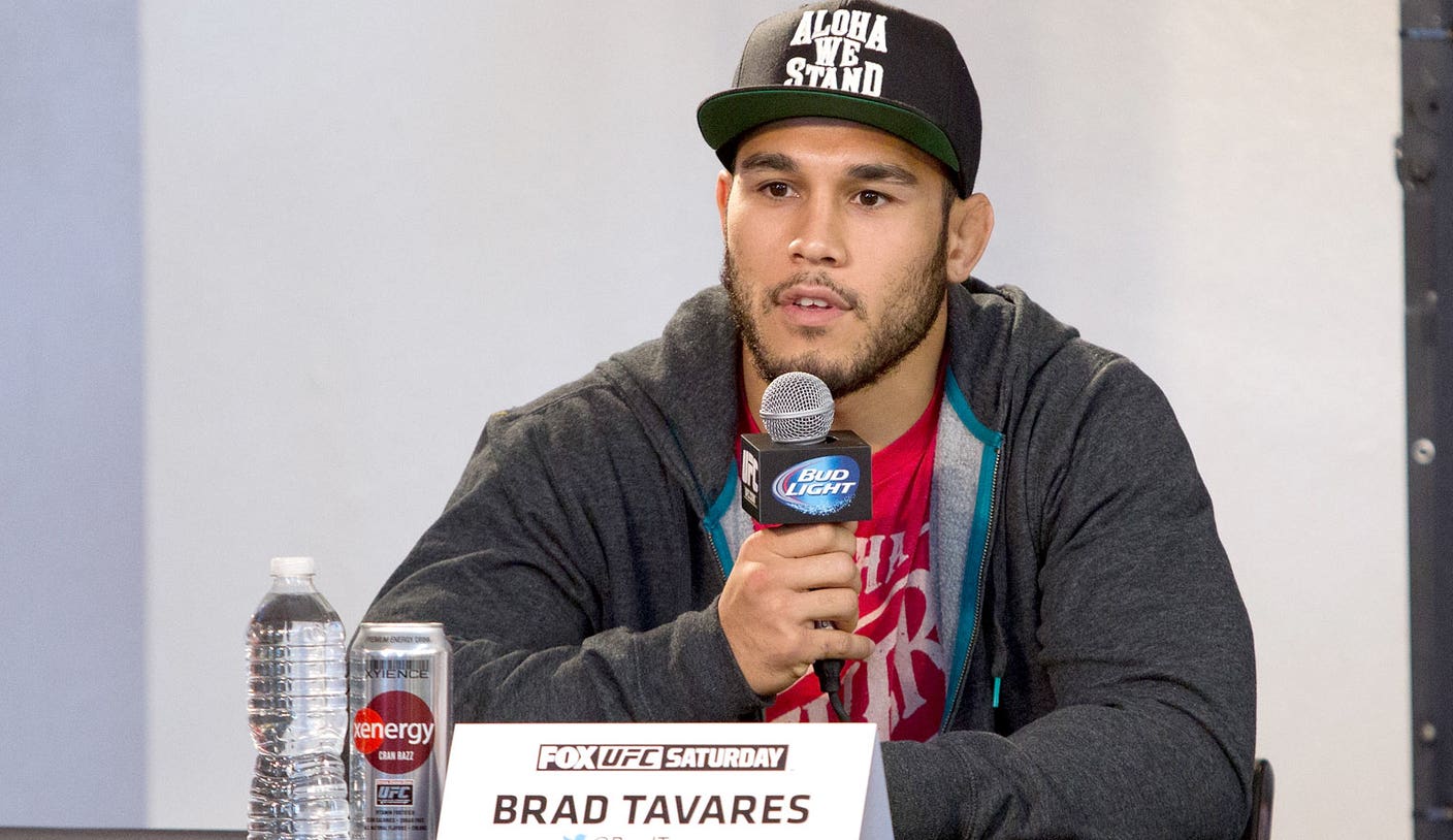 2023 Select UFC #120 Brad Tavares Orange Flash Premier Level