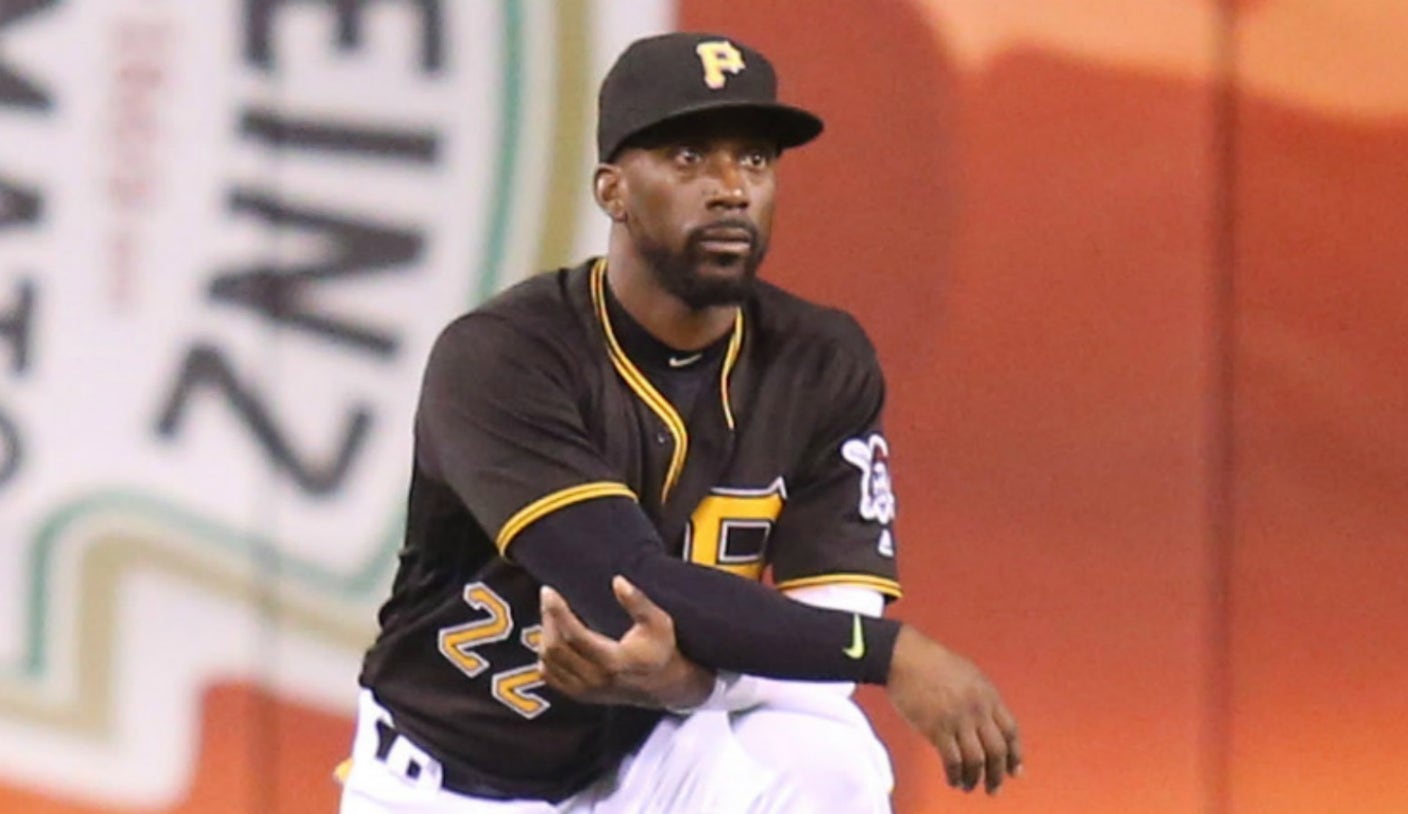 Giants moving Andrew McCutchen to right field