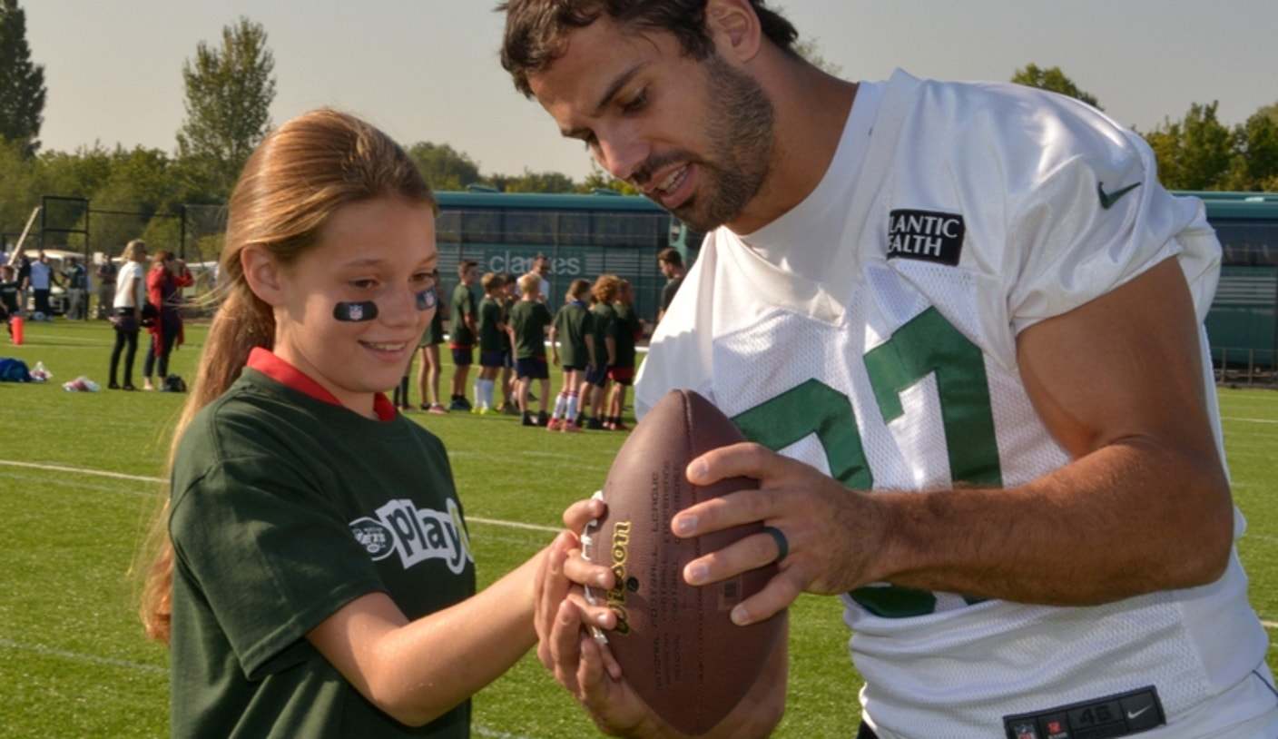 Eric decker salute deals to service jersey