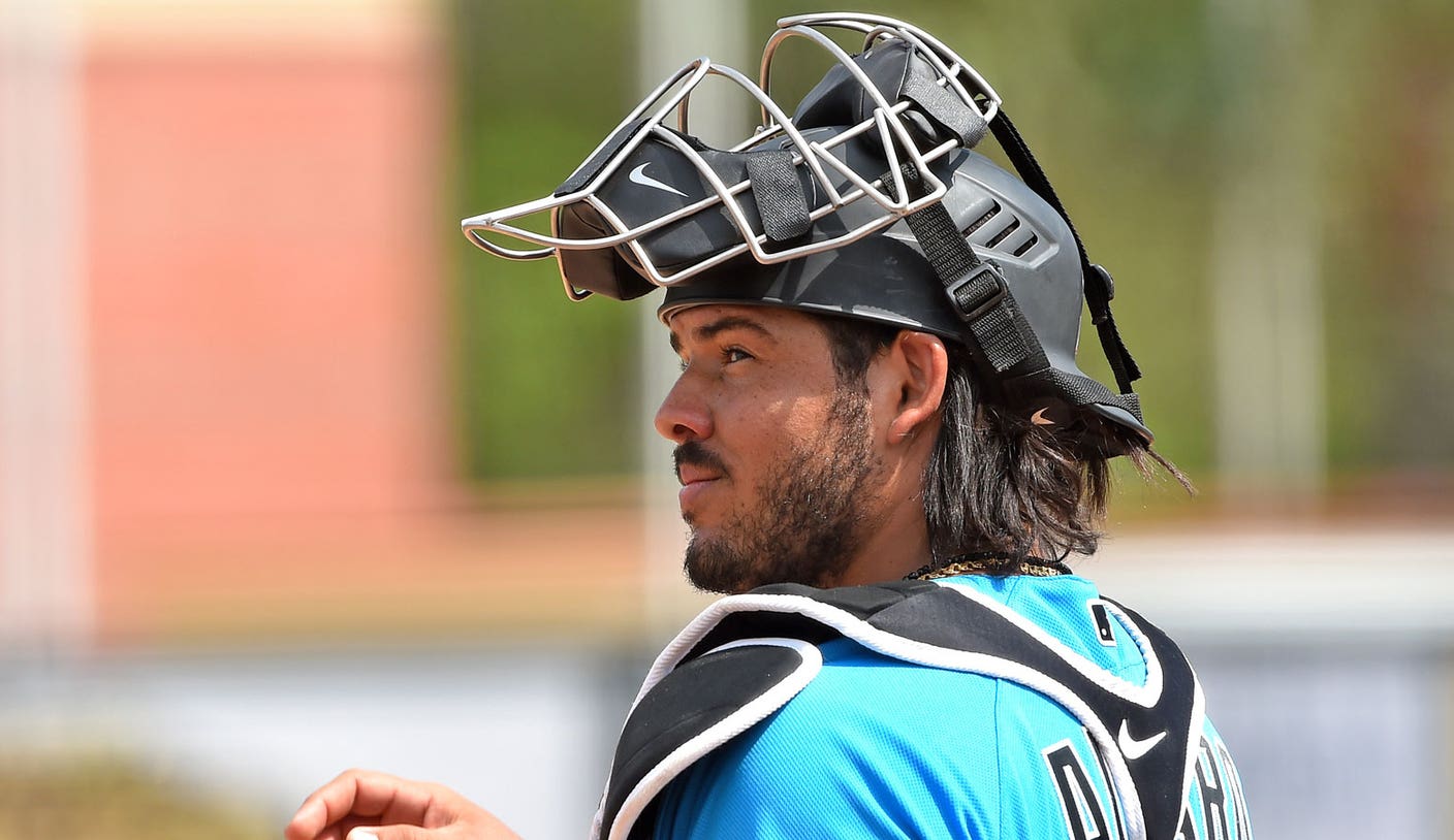 Miami Marlins shut down Jorge Alfaro for knee inflammation