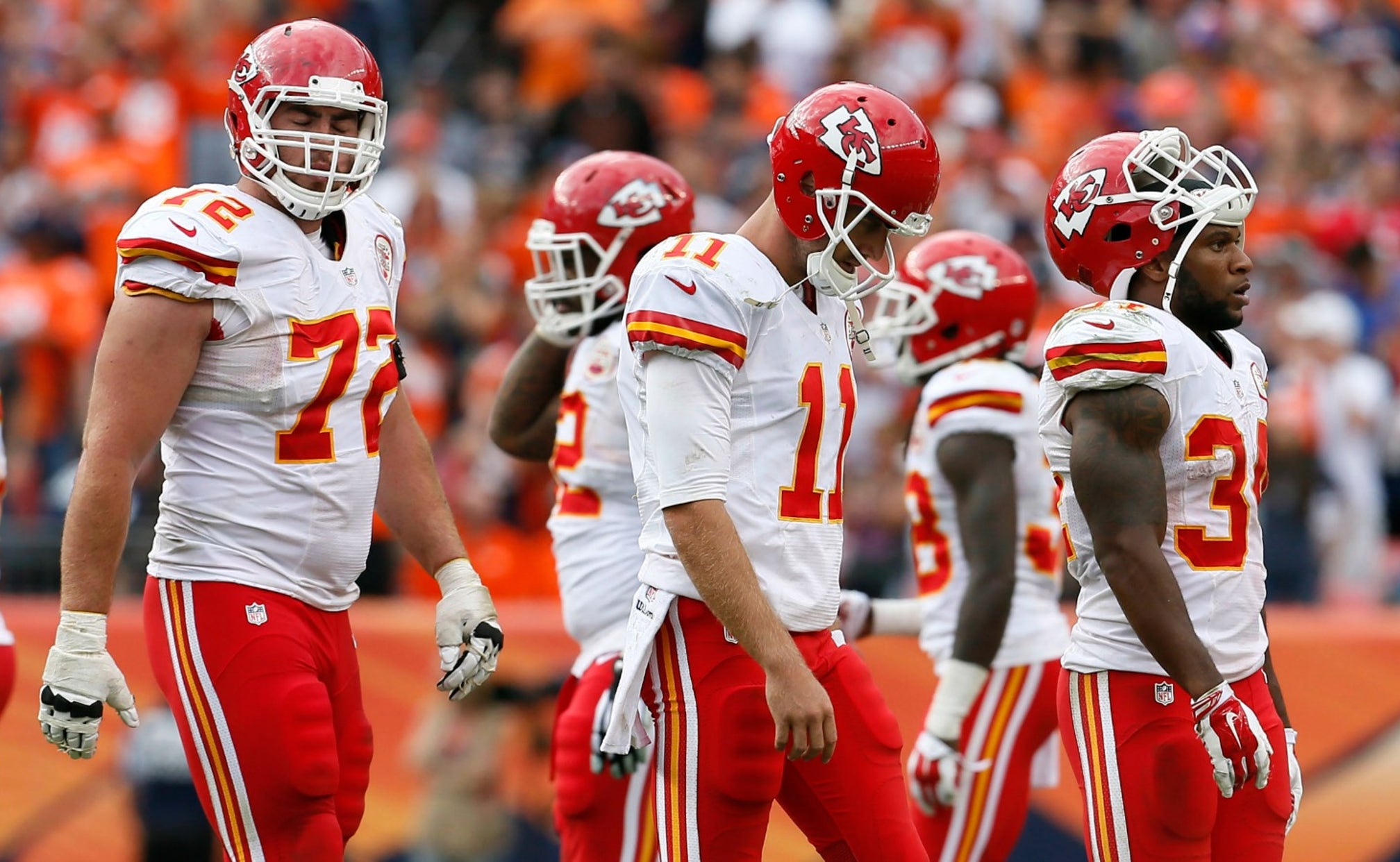 Injury Depleted Chiefs Beat By Broncos 24 17 Fox Sports