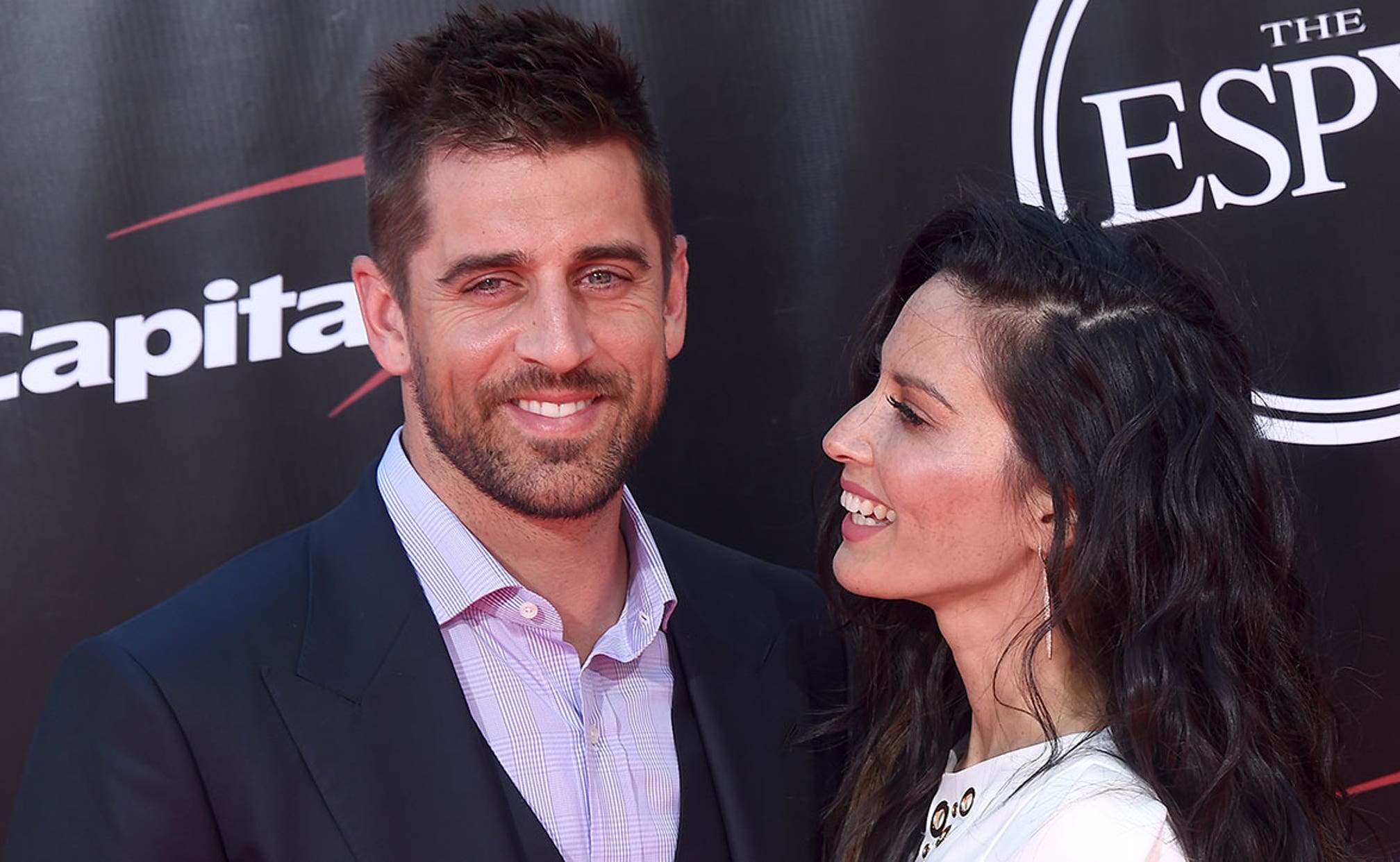 Aaron Rodgers Had Sexuality Questioned Because He Didnt Brag About His Penis Size Fox Sports 2913